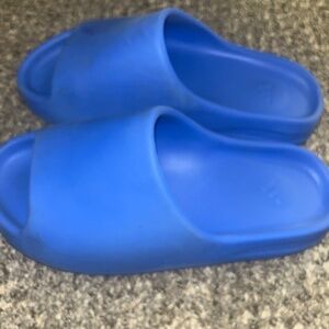 Azure blue yeezy slides adidas
